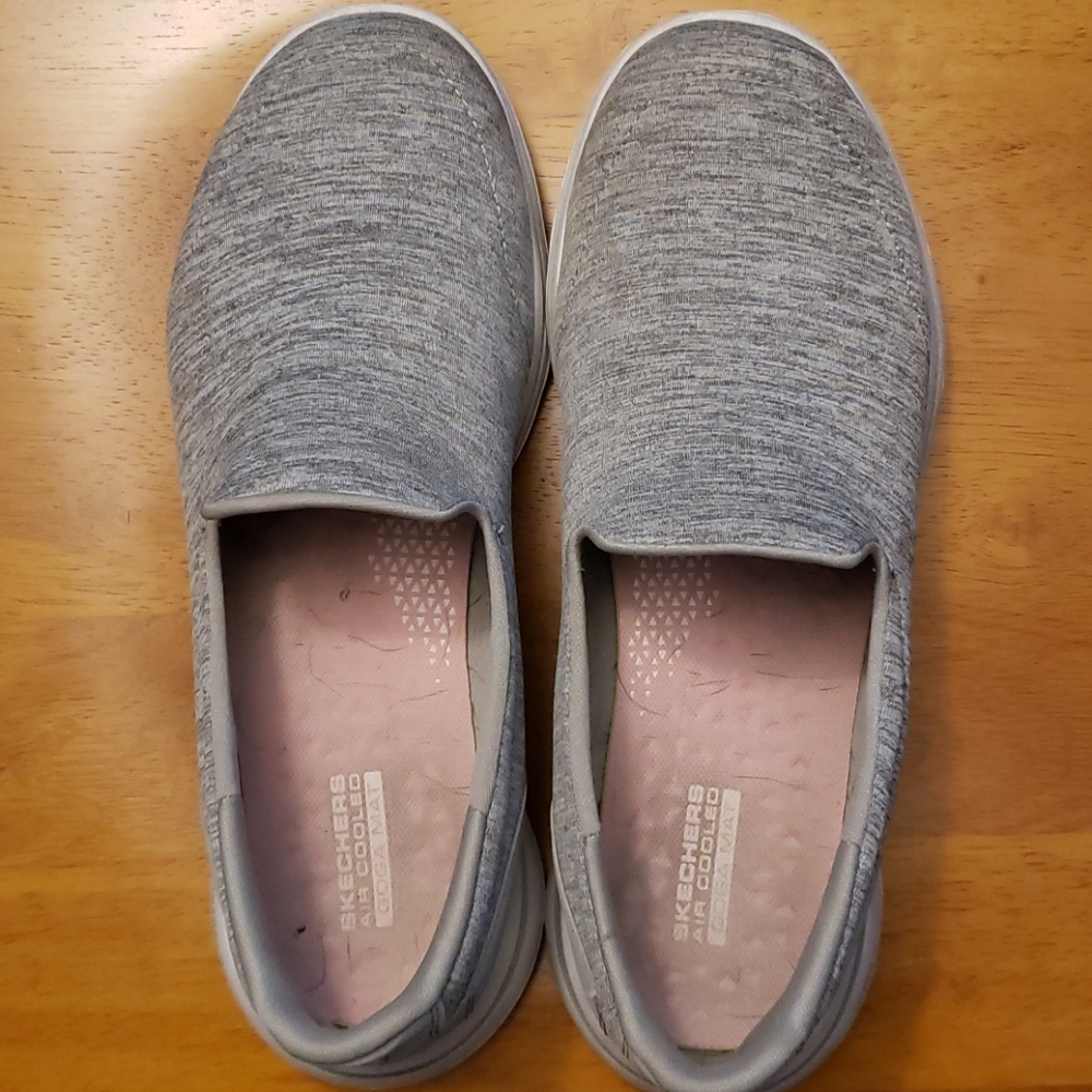 Gently used Skechers Go Walk 5 Ultra Go size 9